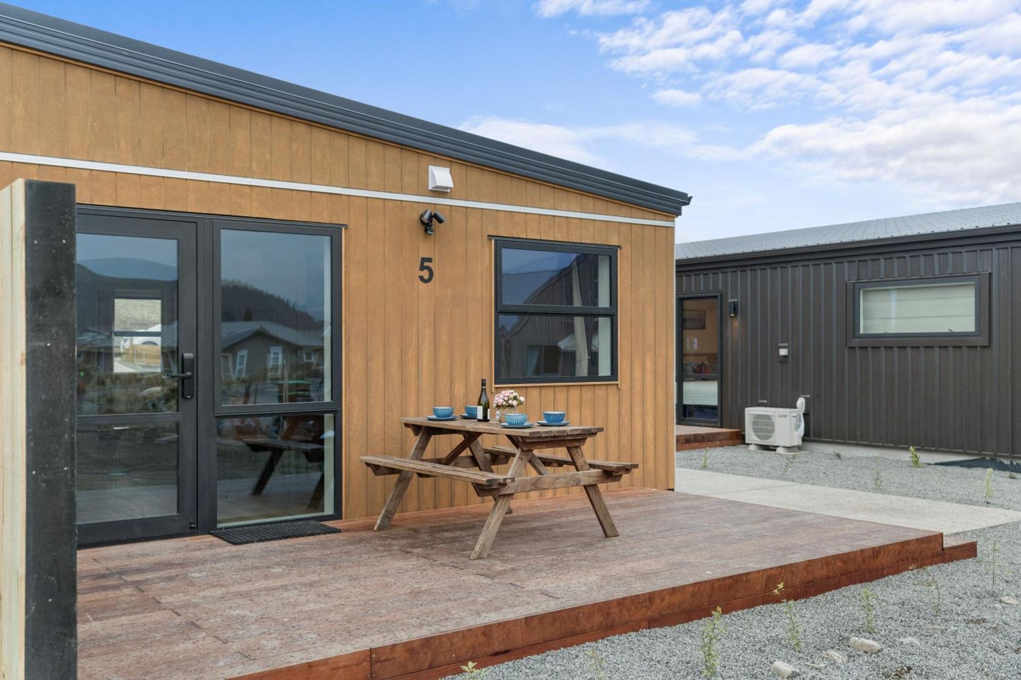 Sunshine Suites Lake Tekapo Bagian luar foto